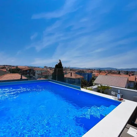 فيلة Rooftop Heated Pool Jelena