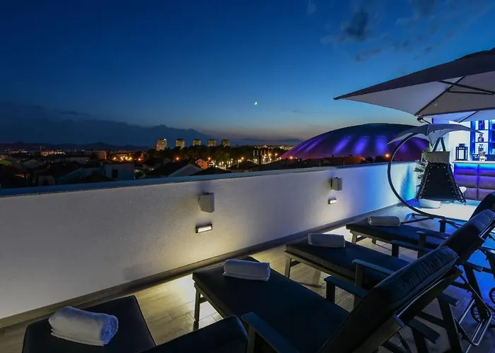 Rooftop Heated Pool Jelena * Задар